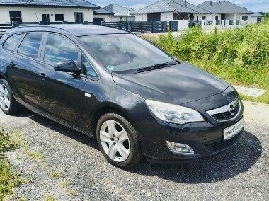Czarny Używany 2011 Opel Astra Kombi | 22 400 zł (Uczciwa cena) - Obraz 1/4