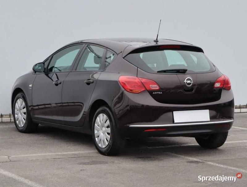 Używany Opel Astra 2014 Brązowy Hatchback