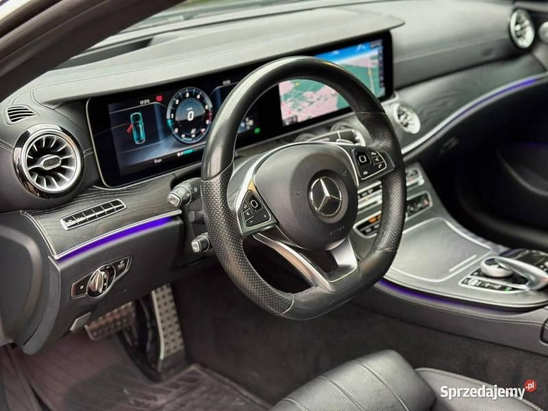 Używany Mercedes E220 194 KM (142 kW) 2017 Niebieski ciemny Coupe