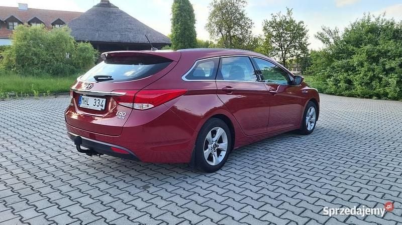 Używany Hyundai i40 2012 Czerwony Kombi