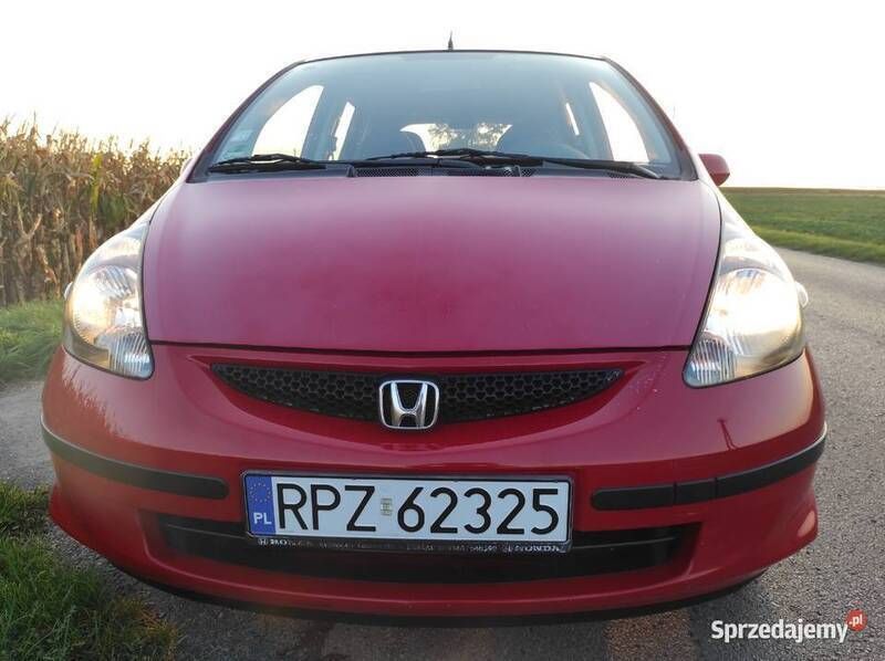 Używany Honda Jazz 78 KM (57 kW) 2005 Czerwony Hatchback