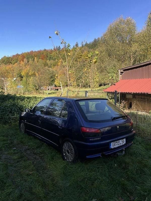 Niebieski Używany 2000 Peugeot 306 Hatchback | 2500 zł - Obraz 1/4