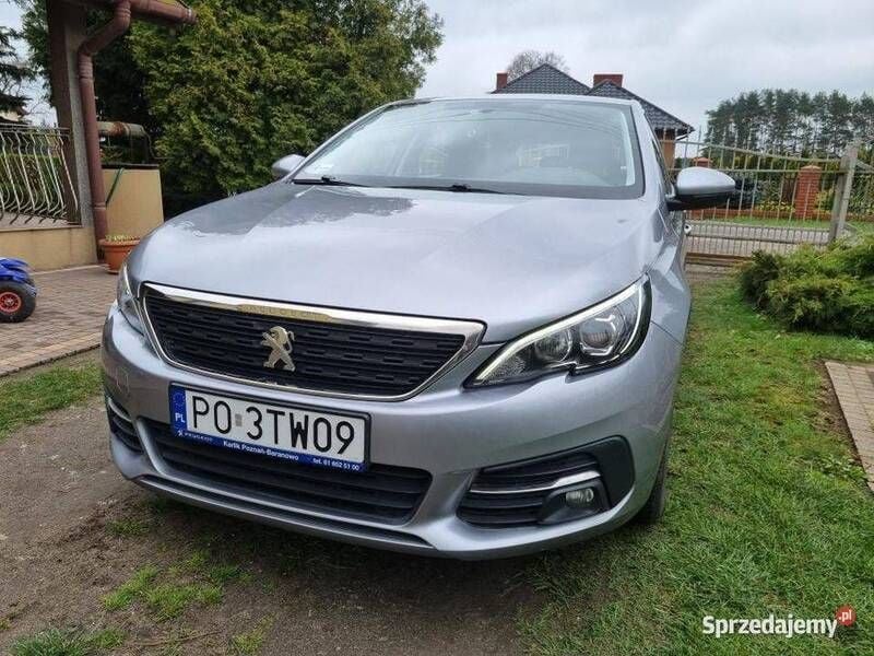Używany Peugeot 308 2018 Srebrny Sedan/Limuzyna