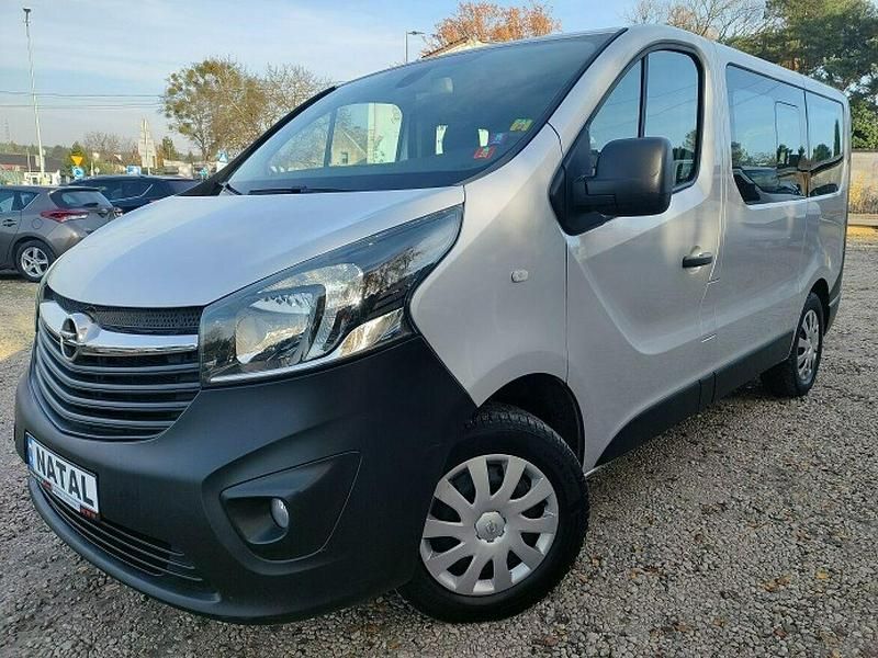 Srebrny Używany 2017 Opel Vivaro Van | 62 500 zł (Uczciwa cena) - Obraz 1/4