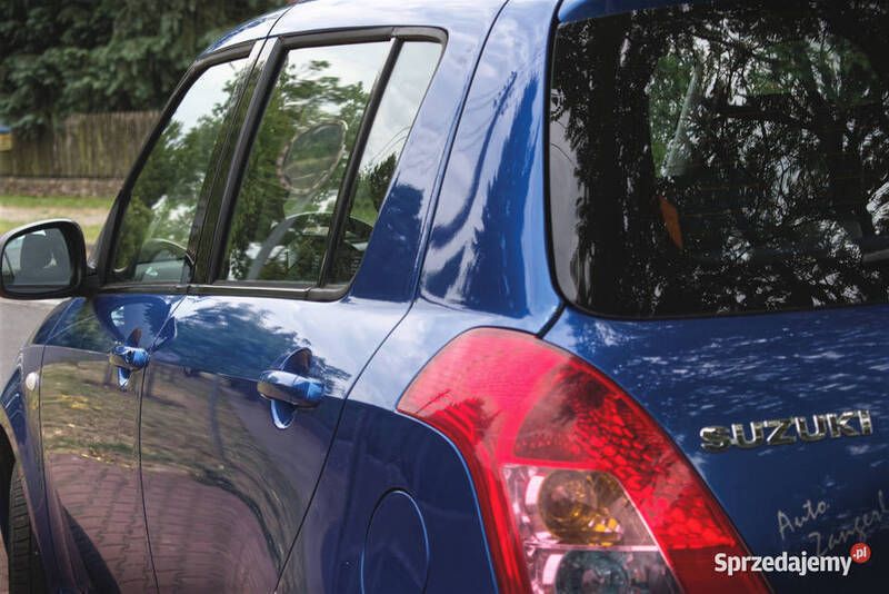 Używany Suzuki Swift GL 90 KM (66 kW) 2010 Niebieski Hatchback