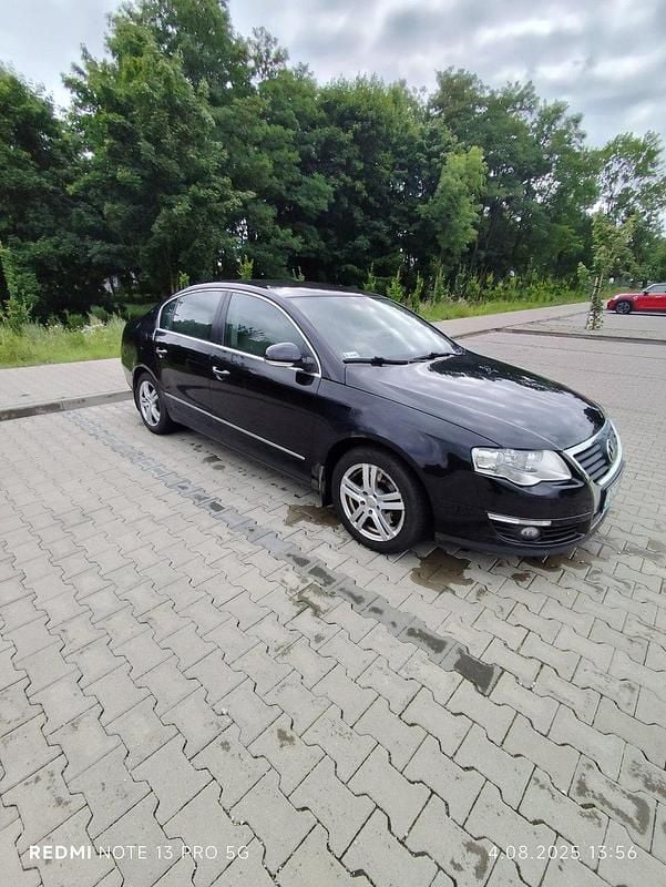 Czarny Używany 2007 VW Passat Sedan/Limuzyna | 9900 zł (Dobra cena) - Obraz 1/4