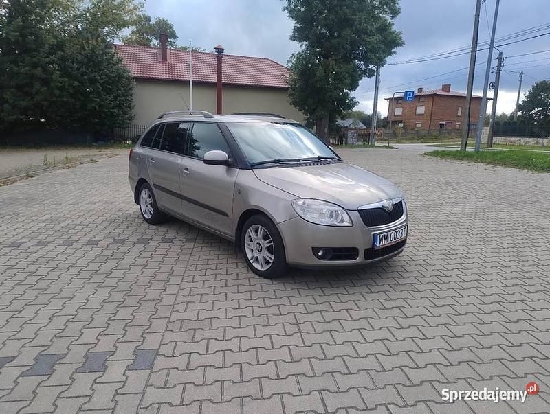 Złoty Używany 2008 Skoda Fabia Hatchback | 8555 zł (Dobra cena) - Obraz 1/4