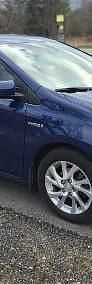 Używany Toyota Auris Hybrid 136 KM (100 kW) 2018 Niebieski Hatchback