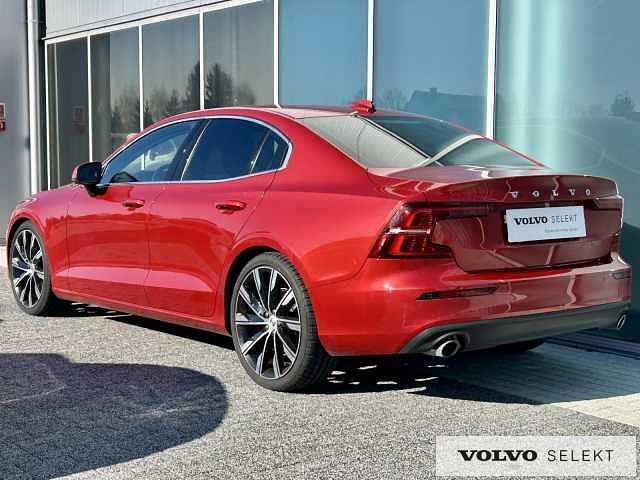 Używany Volvo S60 190 KM (139 kW) 2020 Czerwony Sedan/Limuzyna