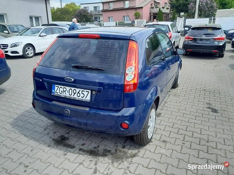 Używany Ford Fiesta 60 KM (44 kW) 2008 Niebieski Hatchback