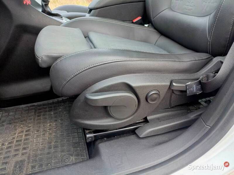 Srebrny Używany 2010 Opel Meriva Minivan | 18 000 zł (Uczciwa cena) - Obraz 1/4