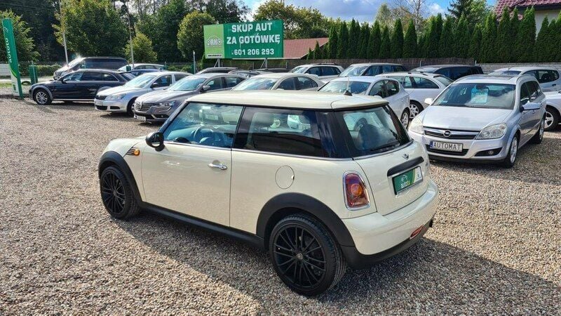 Używany Mini ONE 95 KM (69 kW) 2009 Kremowy Hatchback