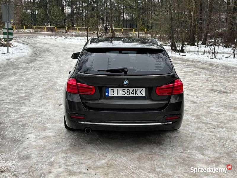 Używany BMW 318 Luxury Line 2017 Brązowy Kombi