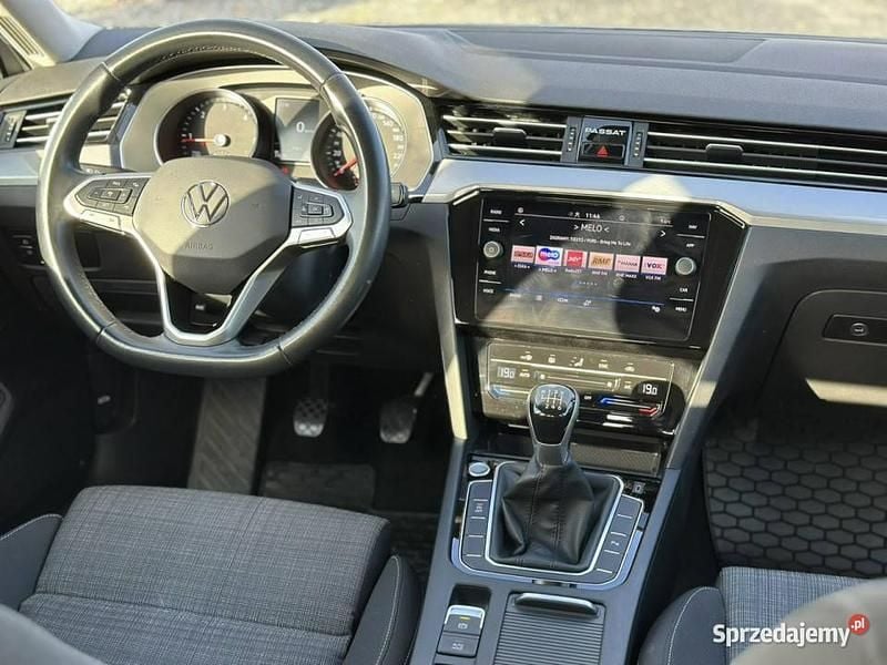 Używany VW Passat Business 150 KM (110 kW) 2021 Srebrny Sedan/Limuzyna