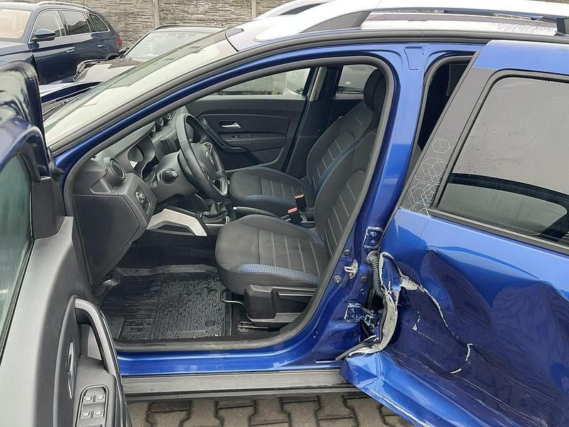 Używany Dacia Duster 114 KM (83 kW) 2021 Niebieski (metalik, perła) SUV