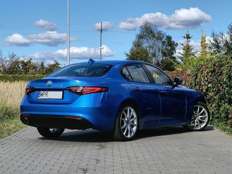 Używany Alfa Romeo Giulia 200 KM (147 kW) 2019 Niebieski (metalik) Sedan/Limuzyna
