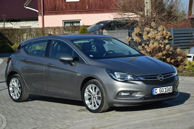 Używany Opel Astra 105 KM (77 kW) 2016 Szary Hatchback