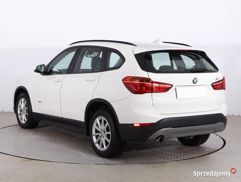 Używany BMW X1 140 KM (102 kW) 2017 Biały SUV