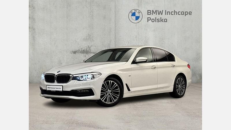 Alpine white 3 Używany 2017 BMW 520 Shadowline Sedan/Limuzyna | 94 900 zł (Dobra cena) - Obraz 1/3