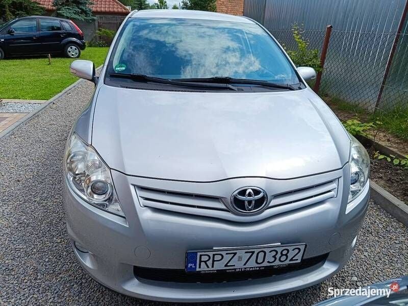 Srebrny Używany 2012 Toyota Auris Hatchback | 33 900 zł (Uczciwa cena) - Obraz 1/4