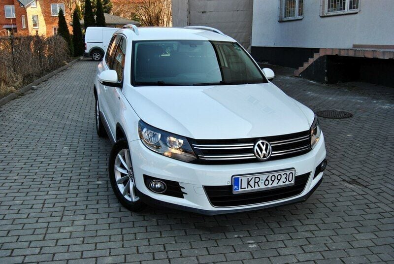 Biały Używany 2015 VW Tiguan SUV | 62 900 zł (Uczciwa cena) - Obraz 1/4