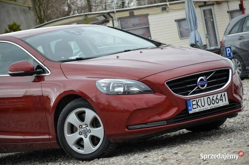 Używany Volvo V40 190 KM (139 kW) 2015 Bordowy Kombi
