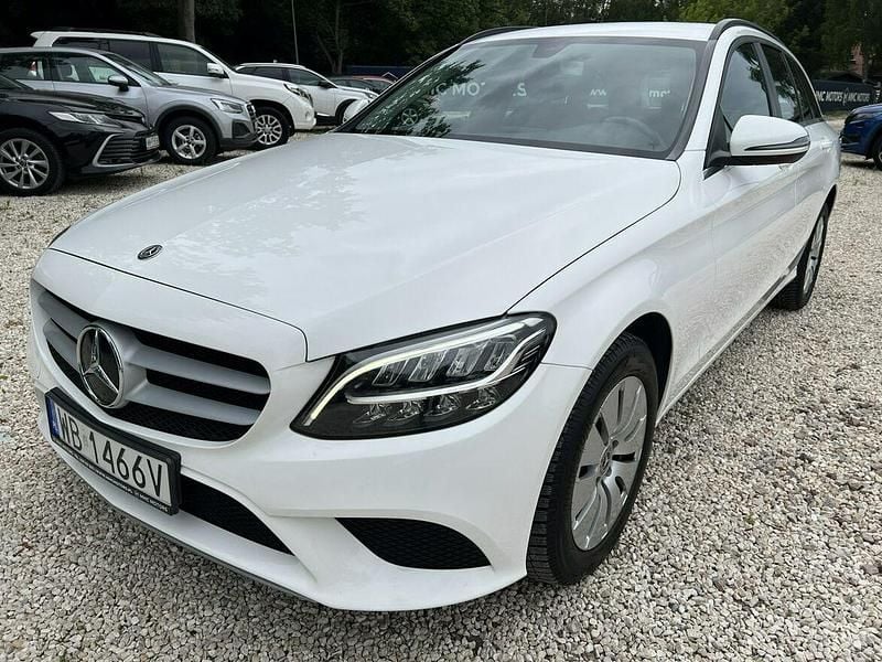 Używany Mercedes C220 194 KM (142 kW) 2018 Biały Kombi