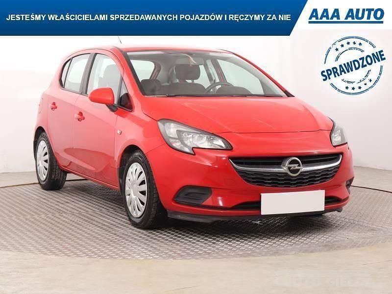 Używany Opel Corsa 2015 Czerwony Hatchback