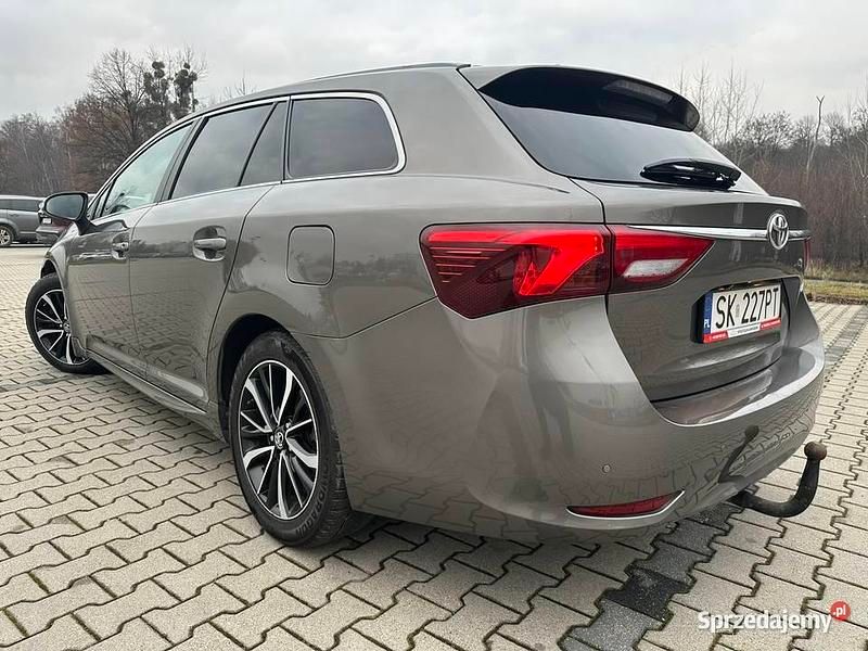 Używany 2018 Toyota Avensis | 48 000 zł (Uczciwa cena) - Obraz 1/4