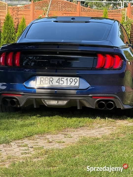 Używany Ford V8 2020 Niebieski Coupe