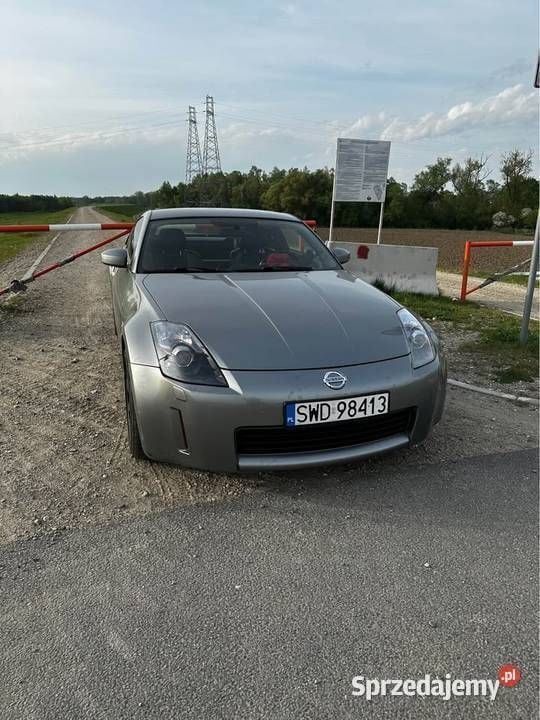 Srebrny Używany 2004 Nissan 350Z Coupe | 43 000 zł - Obraz 1/3