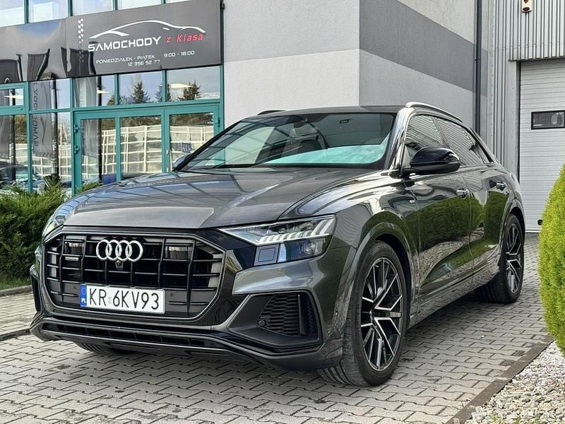 Szary Używany 2019 Audi Q8 Ambiente SUV | 289 000 zł (Uczciwa cena) - Obraz 1/4