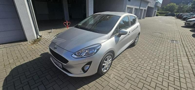 Srebrny (metalik) Używany 2018 Ford Fiesta Hatchback | 34 500 zł (Uczciwa cena) - Obraz 1/4