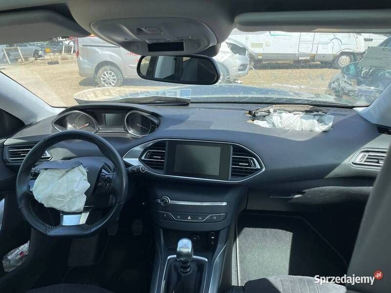 Używany Peugeot 308 2017 Szary Hatchback