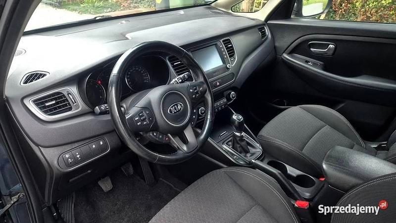 Używany Kia Carens 2018 Granatowy Minivan