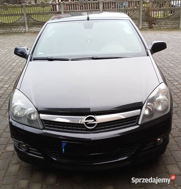 Czarny Używany 2010 Vauxhall Astra Coupe | 17 800 zł - Obraz 1/4