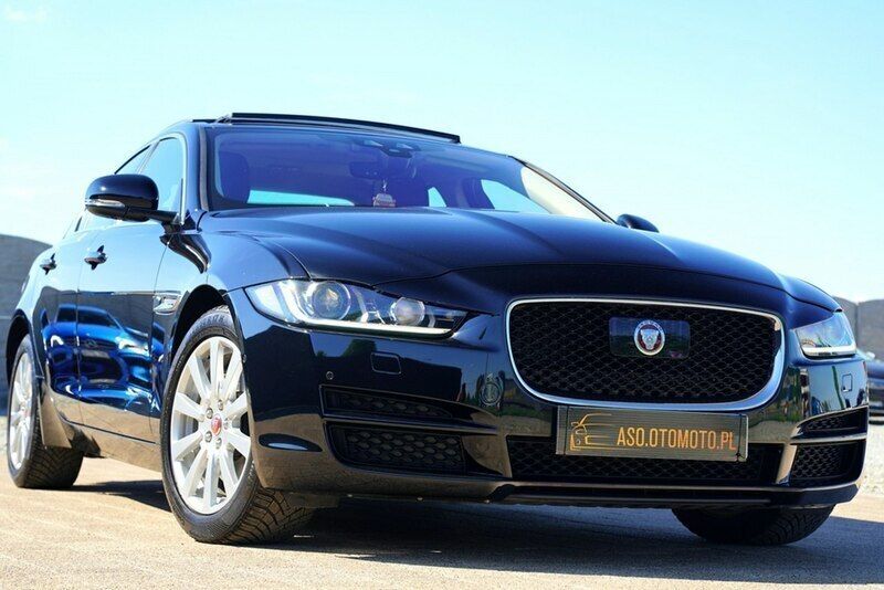 Używany Jaguar XE 180 KM (132 kW) 2020 Czarny (metalik) Sedan/Limuzyna