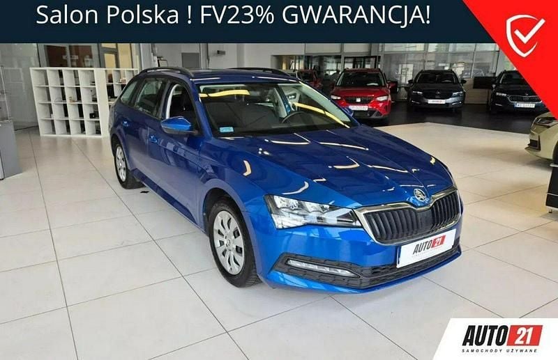 Niebieski Używany 2022 Skoda Superb Kombi | 72 900 zł (Dobra cena) - Obraz 1/4