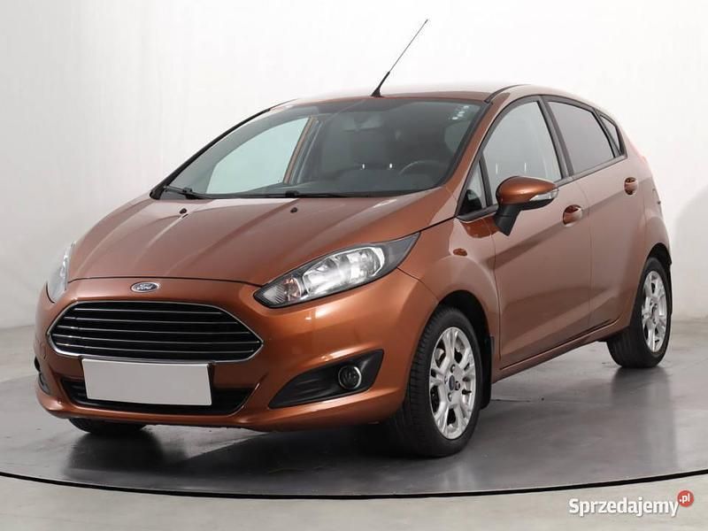 Używany Ford Fiesta 101 KM (74 kW) 2013 Brązowy Hatchback