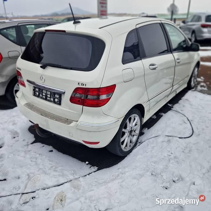 Używany Mercedes B180 2011 Minivan