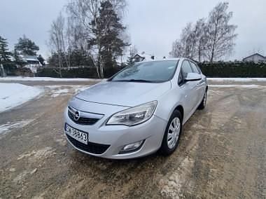 Używany Opel Astra 110 KM (80 kW) 2010 Srebrny Hatchback