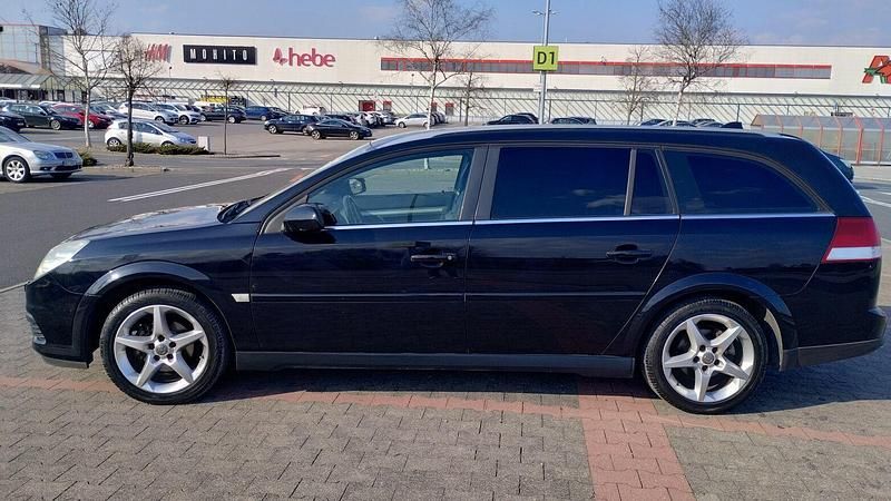 Czarny Używany 2007 Opel Vectra Kombi | 9000 zł (Uczciwa cena) - Obraz 1/4
