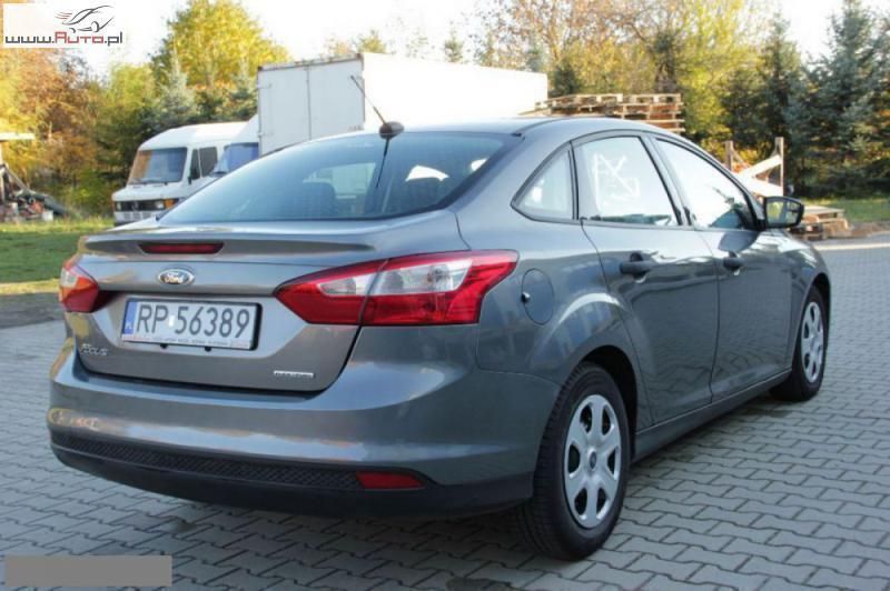 Używany Ford Focus 160 KM (117 kW) 2014 Szary (metalik) Sedan/Limuzyna