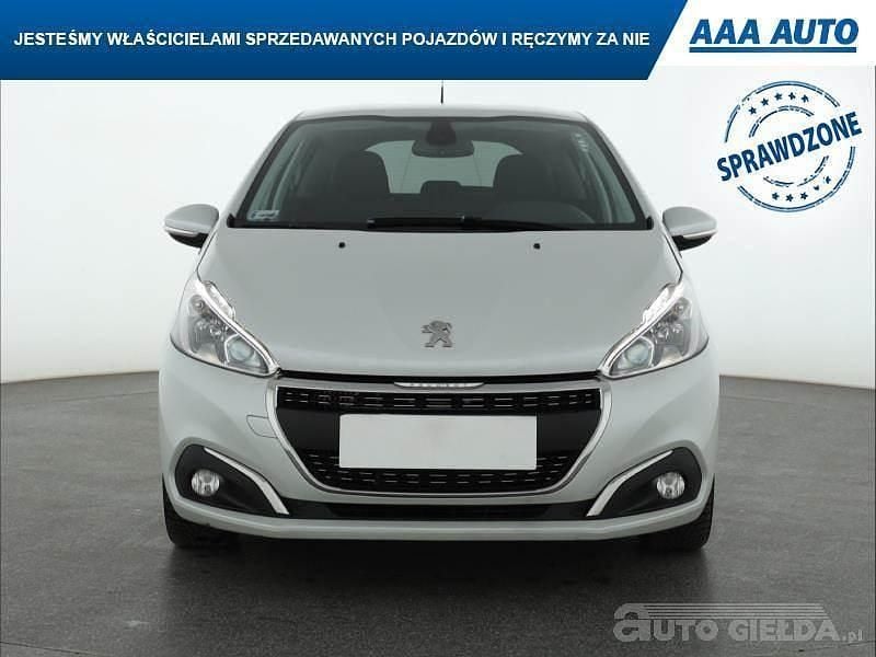 Używany Peugeot 208 2018 Biały Hatchback