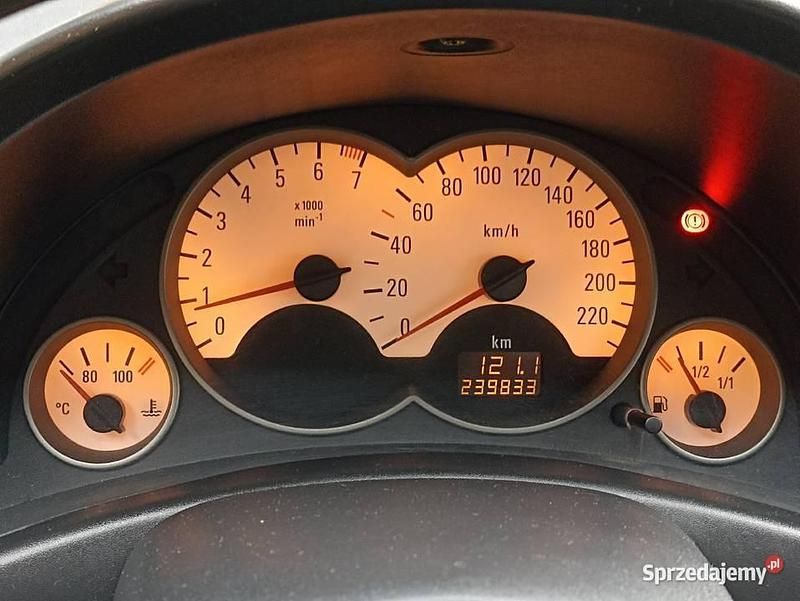 Używany Opel Corsa Sport 2002 Srebrny Hatchback