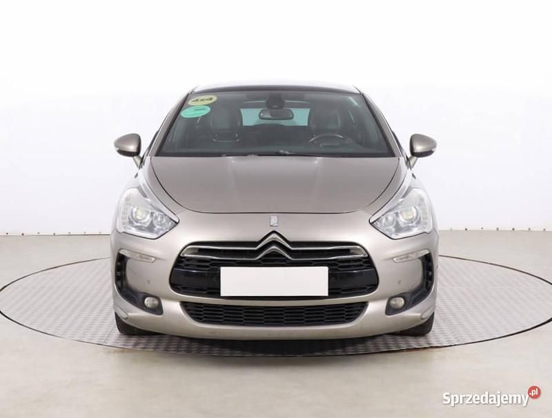 Beżowy Używany 2013 Citroën DS5 Hatchback | 28 499 zł (Uczciwa cena) - Obraz 1/4