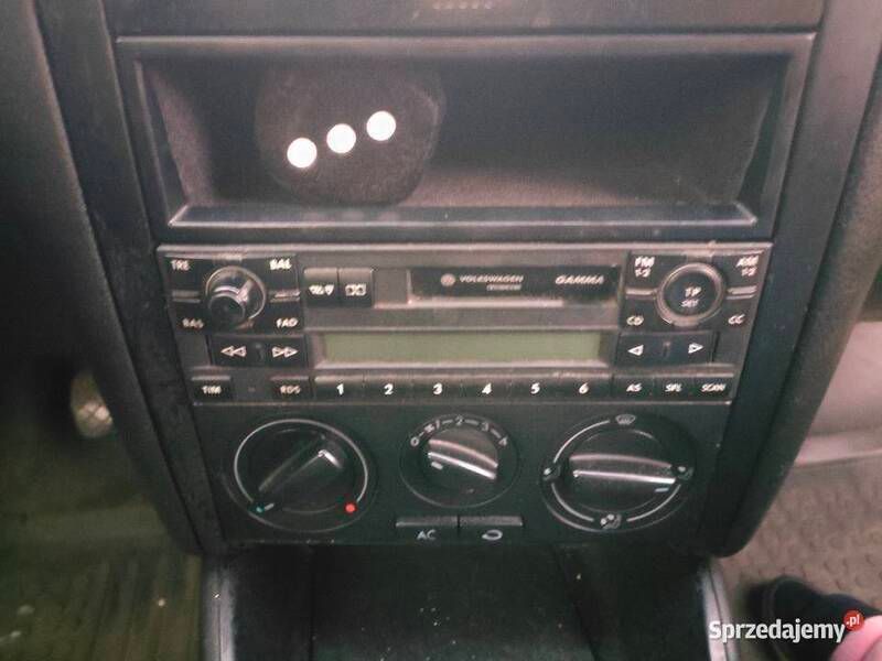 Używany VW Golf IV 1999 Srebrny Sedan/Limuzyna