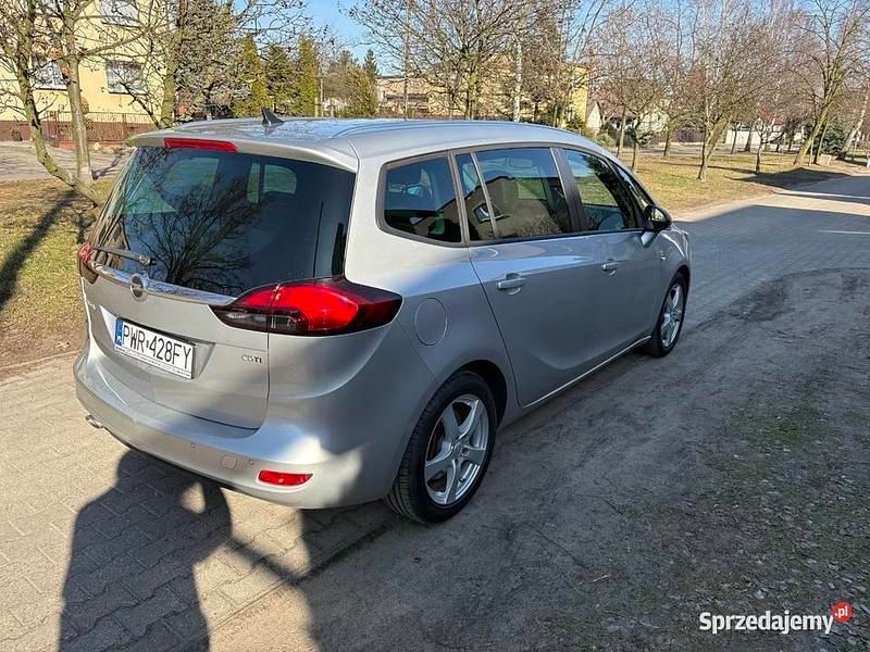 Używany Opel Zafira 2016 Srebrny Minivan