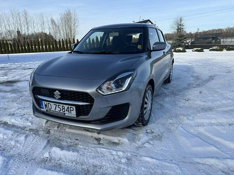 Używany Suzuki Swift 83 KM (61 kW) 2021 Srebrny Hatchback