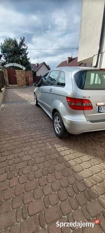 Używany 2011 Mercedes B180 Minivan | 22 000 zł (Uczciwa cena) - Obraz 1/4